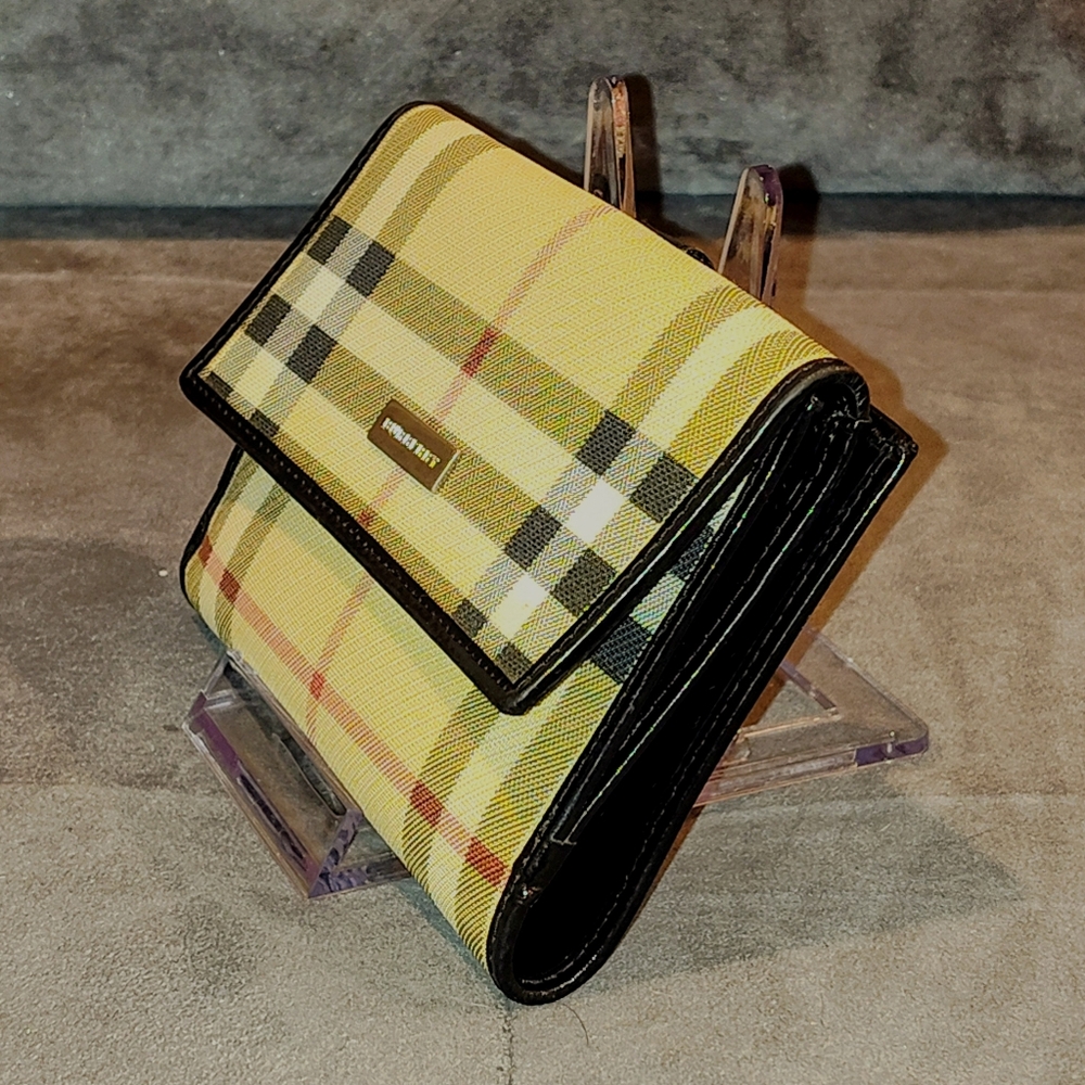 BURBERRY VINTAGE NOVA CHECK COATED CANVAS & PATENT LEATHER BI-FOLD SNAP WALLET - Picture 7 of 17